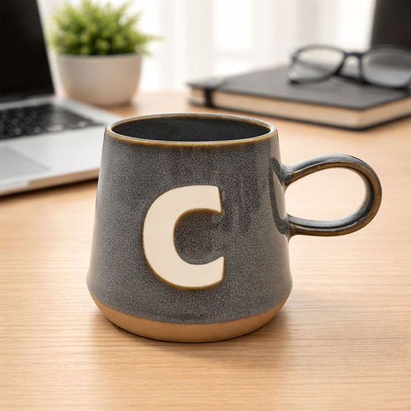 Taza Gris Letra C