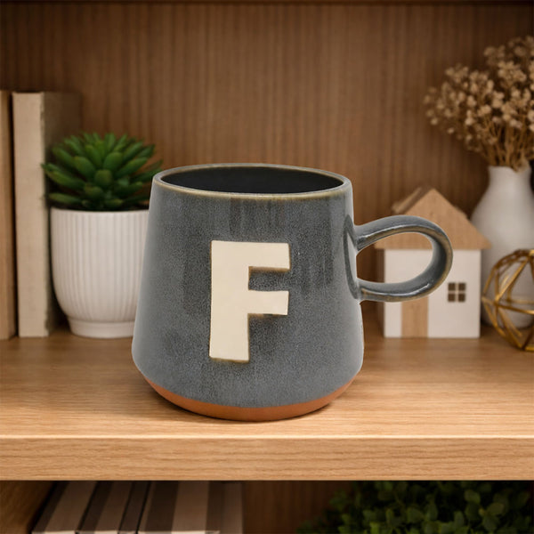 Taza Gris Letra F