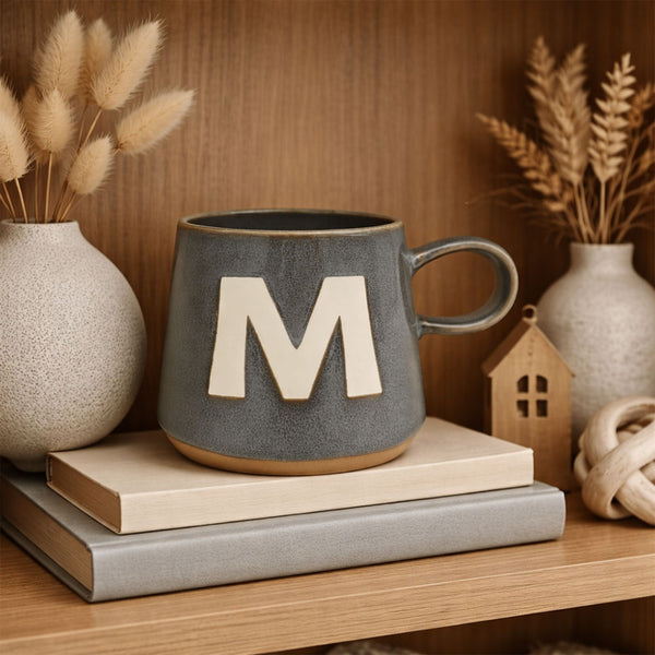 Taza Gris Letra M