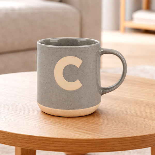 Taza Letra C Gris