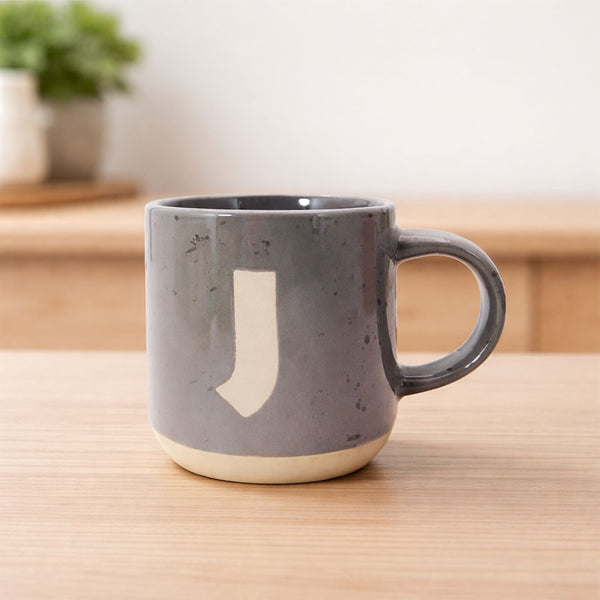 Taza Letra J Gris