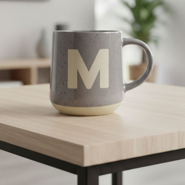 Taza Letra M Gris